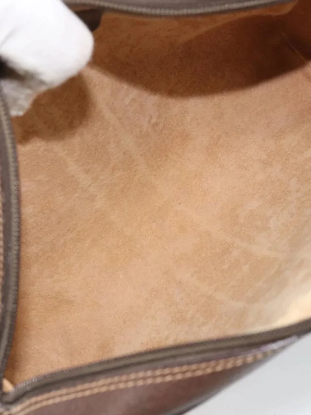 Gucci brand	gucci color	beige